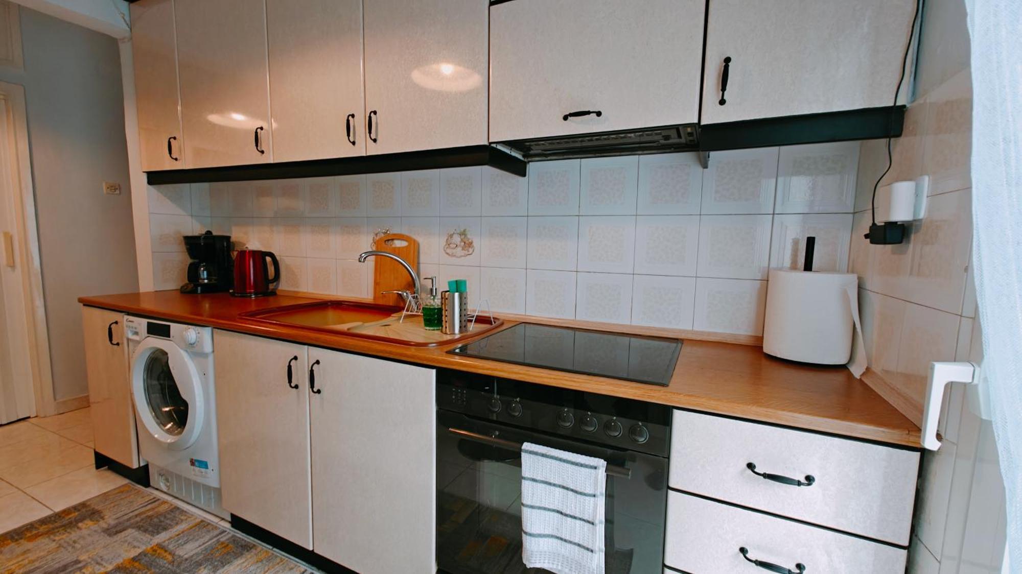 Galazio - 2 Bedroom Apartment! *